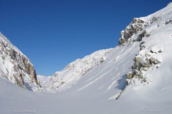 Passage par le fond des gorges de Malpasset pour rejoindre le Fornet, à Val d'Isère.